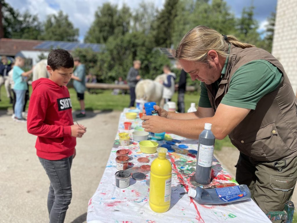 pferdesalon-mach-die-pferde-bunt